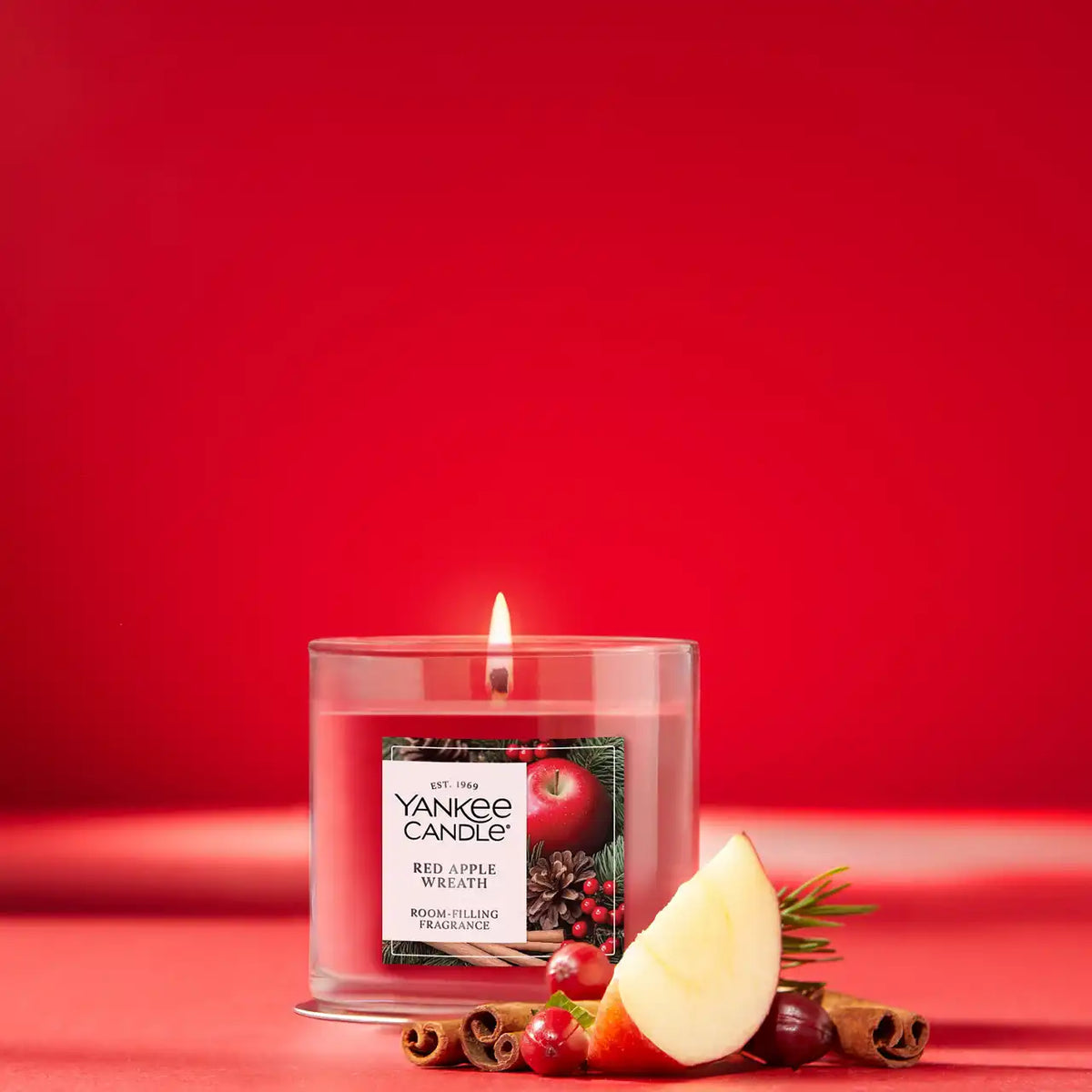 Red Apple Wreath Small Tumbler Candle