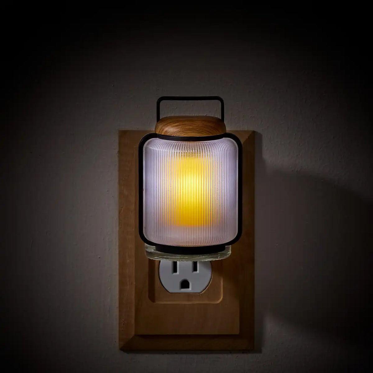 Lantern ScentPlug® Diffuser with Light ScentPlug® Diffuser